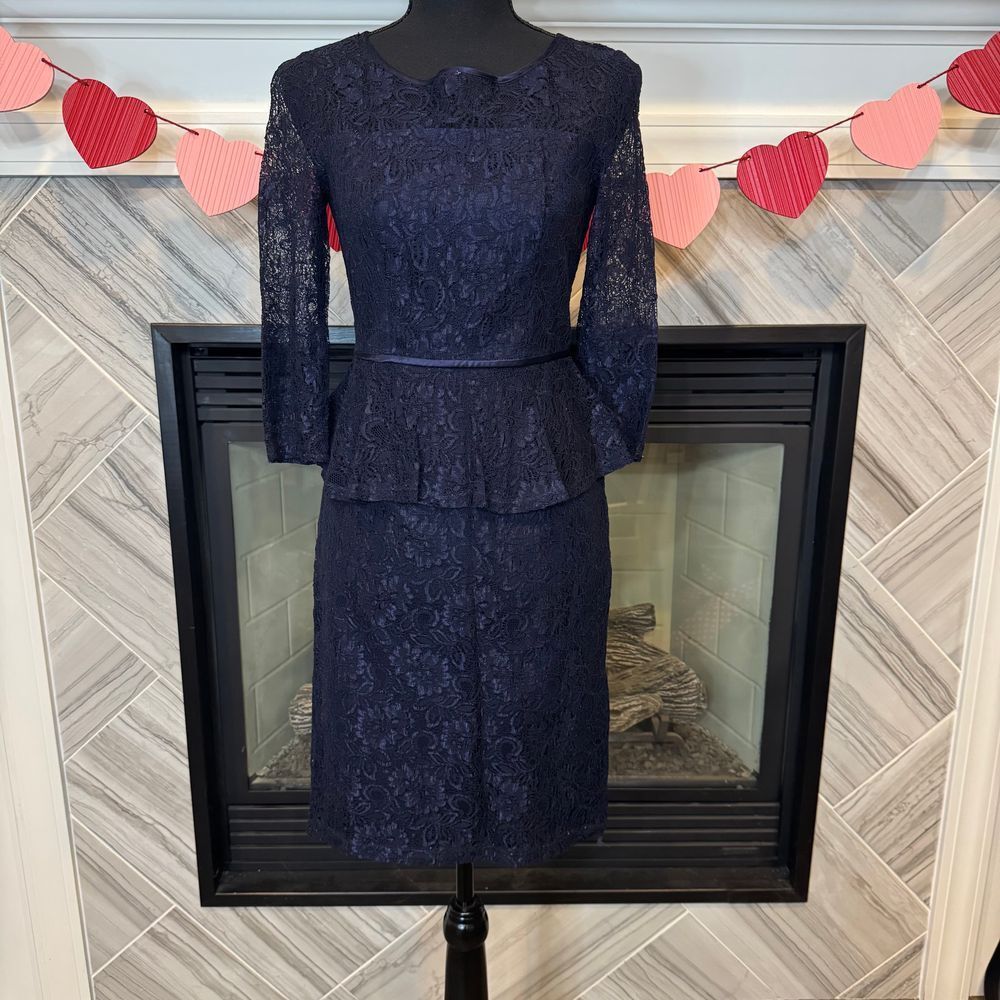 Adrianna Papell Navy Blue Lace Peplum Cocktail Dress‎ with 3/4 Sleeves Small
